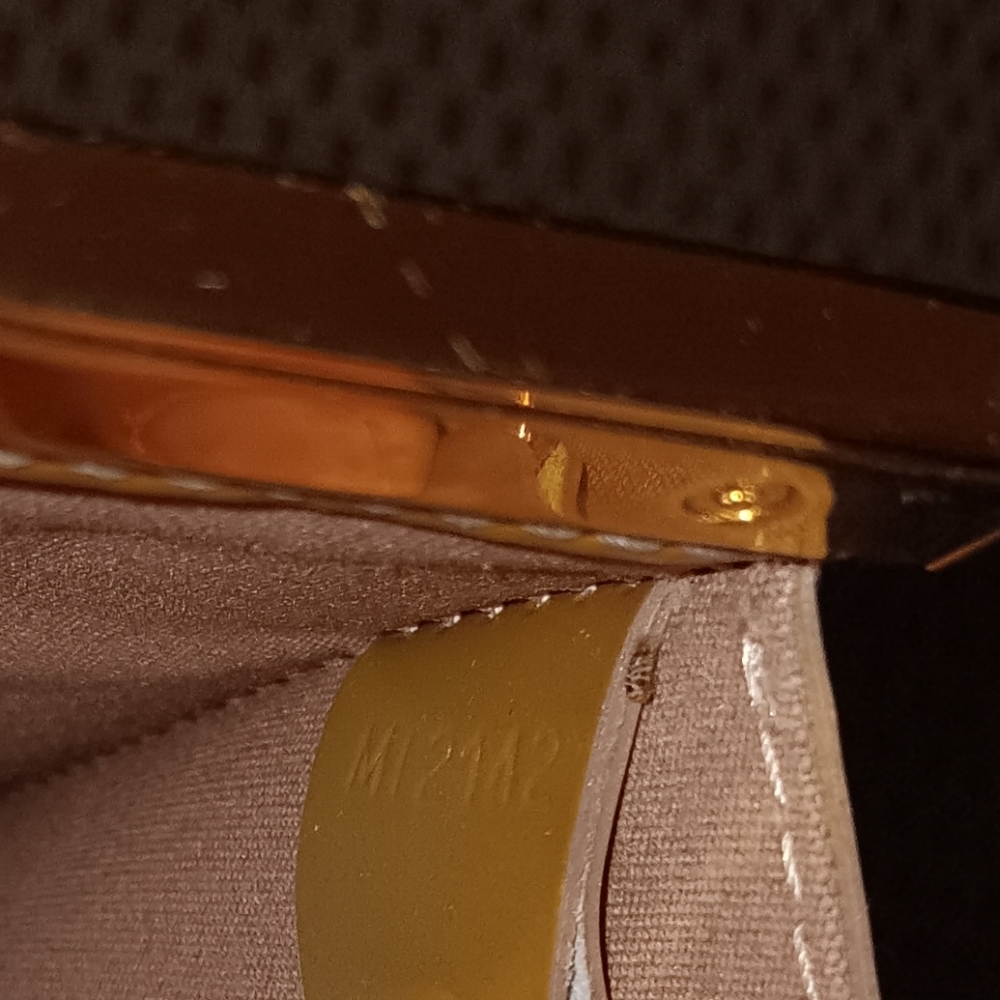 Louis Vuitton Ultra Rare Gold Vernis Deesse Gm Bag - Picture 8 of 11
